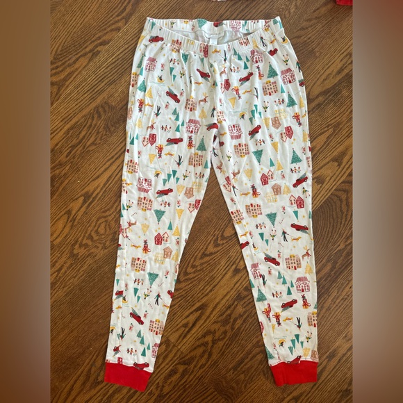 LC Lauren Conrad Women’s Holiday Village Pajama Set - Picture 10 of 12